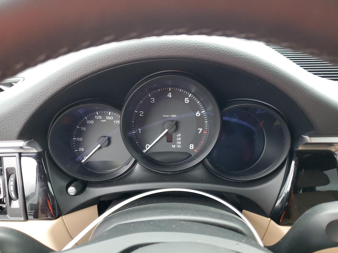 2024 Porsche Macan - Image 9