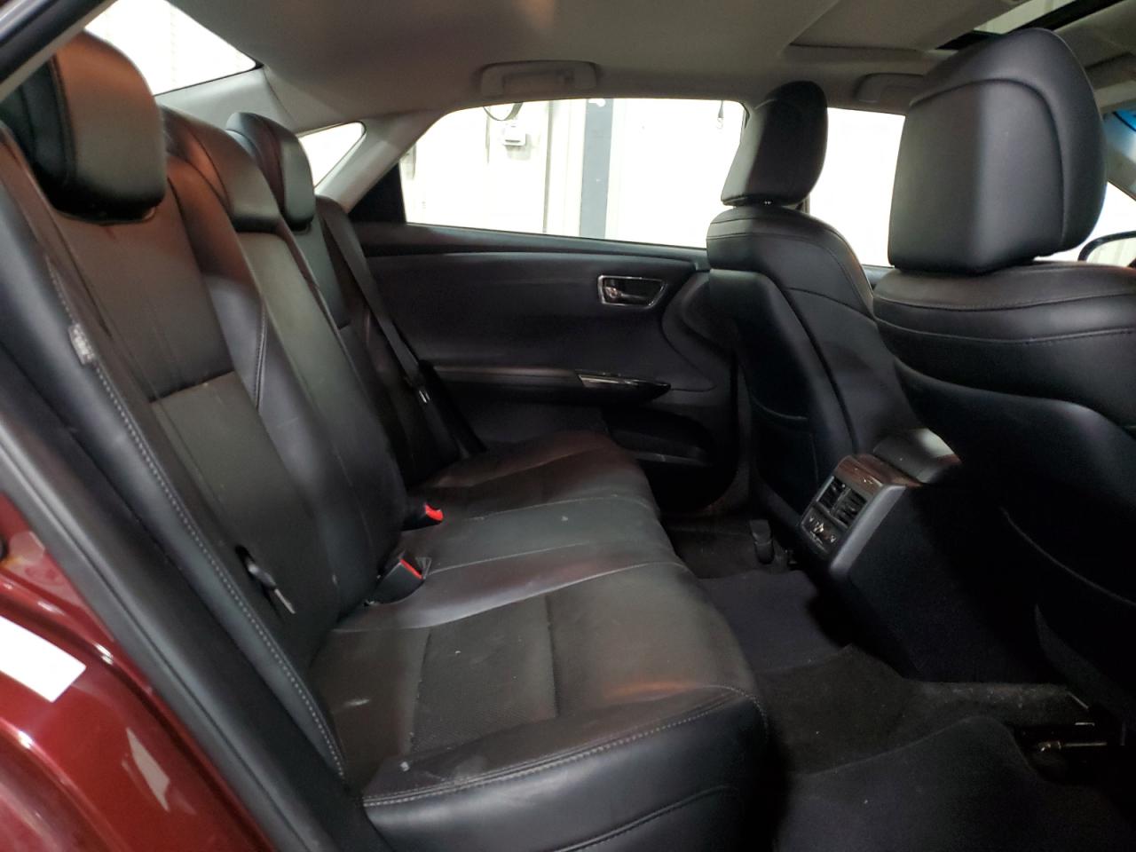 2013 Toyota Avalon - Image 10