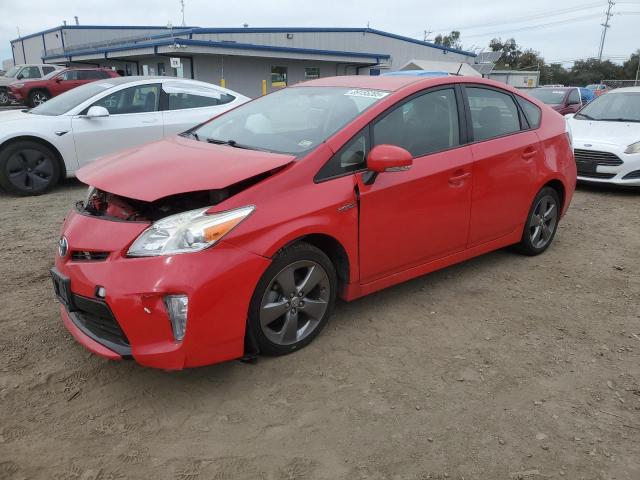 Хэтчбеки TOYOTA PRIUS 2015 Красный