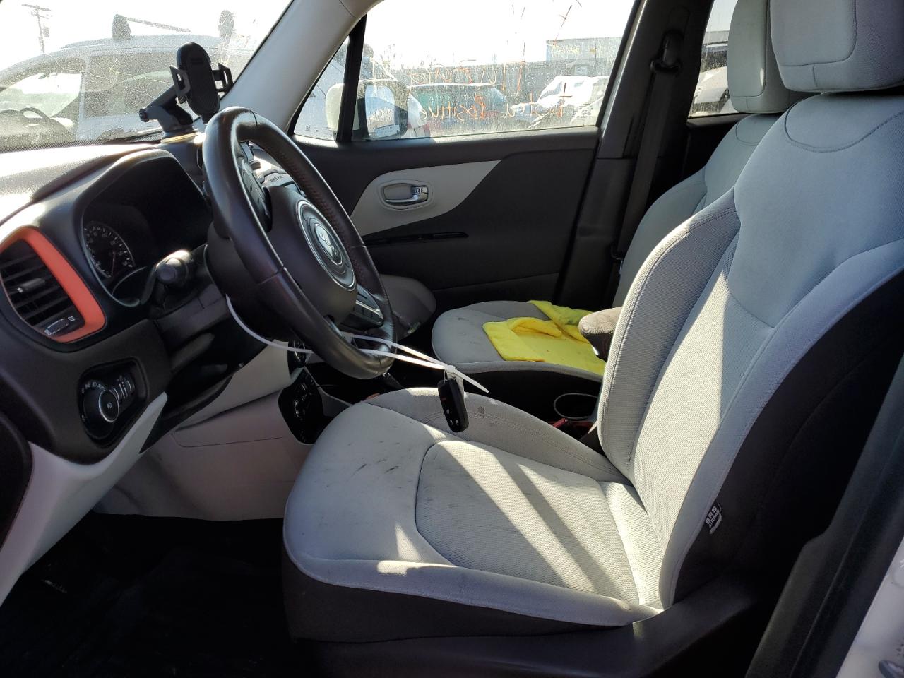 2017 Jeep Renegade - Image 7