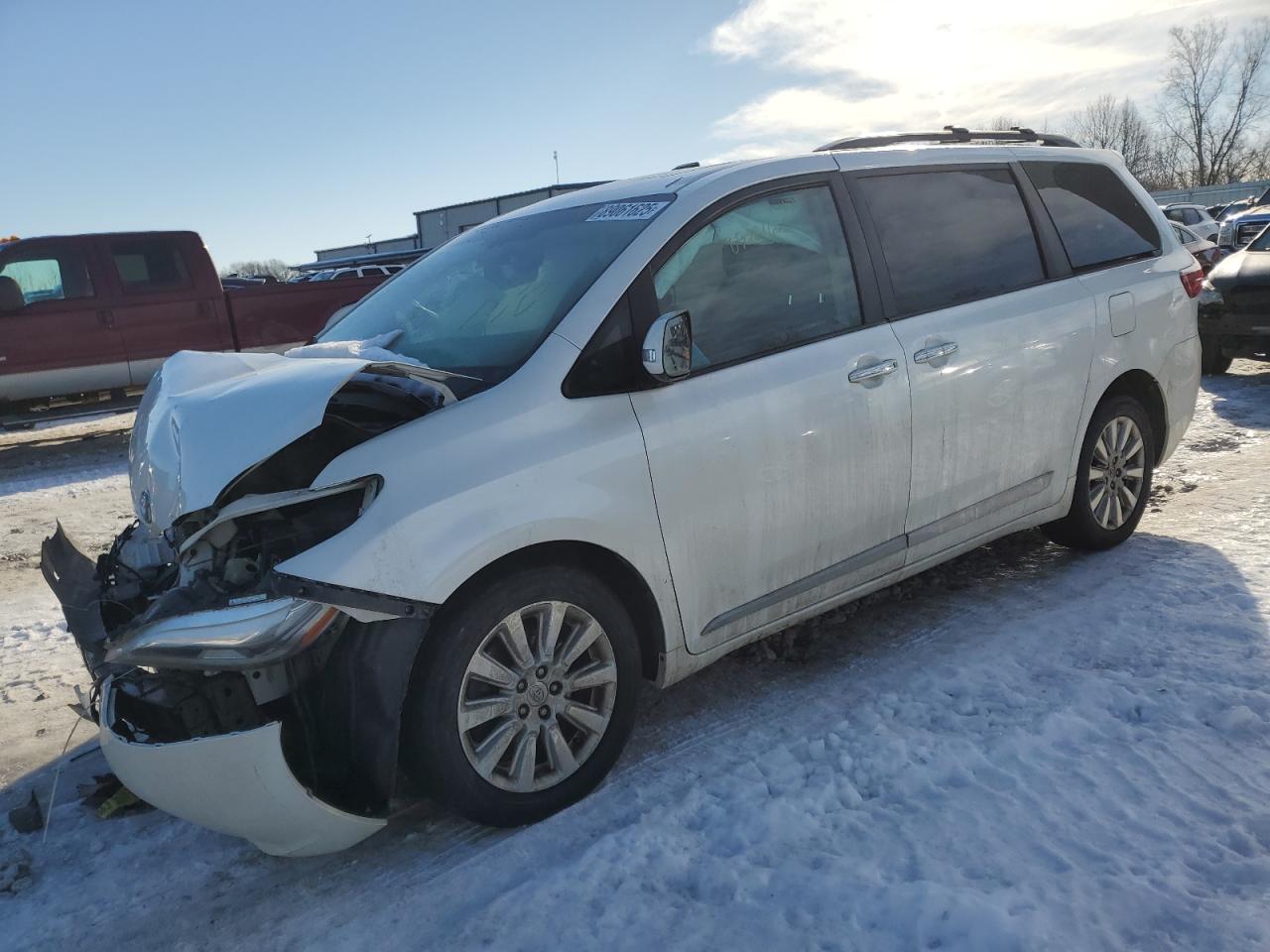 2015 Toyota Sienna - Image 1