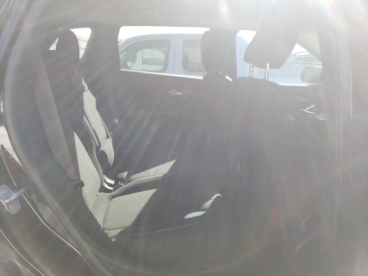 2016 Jeep Grand Cherokee - Image 11