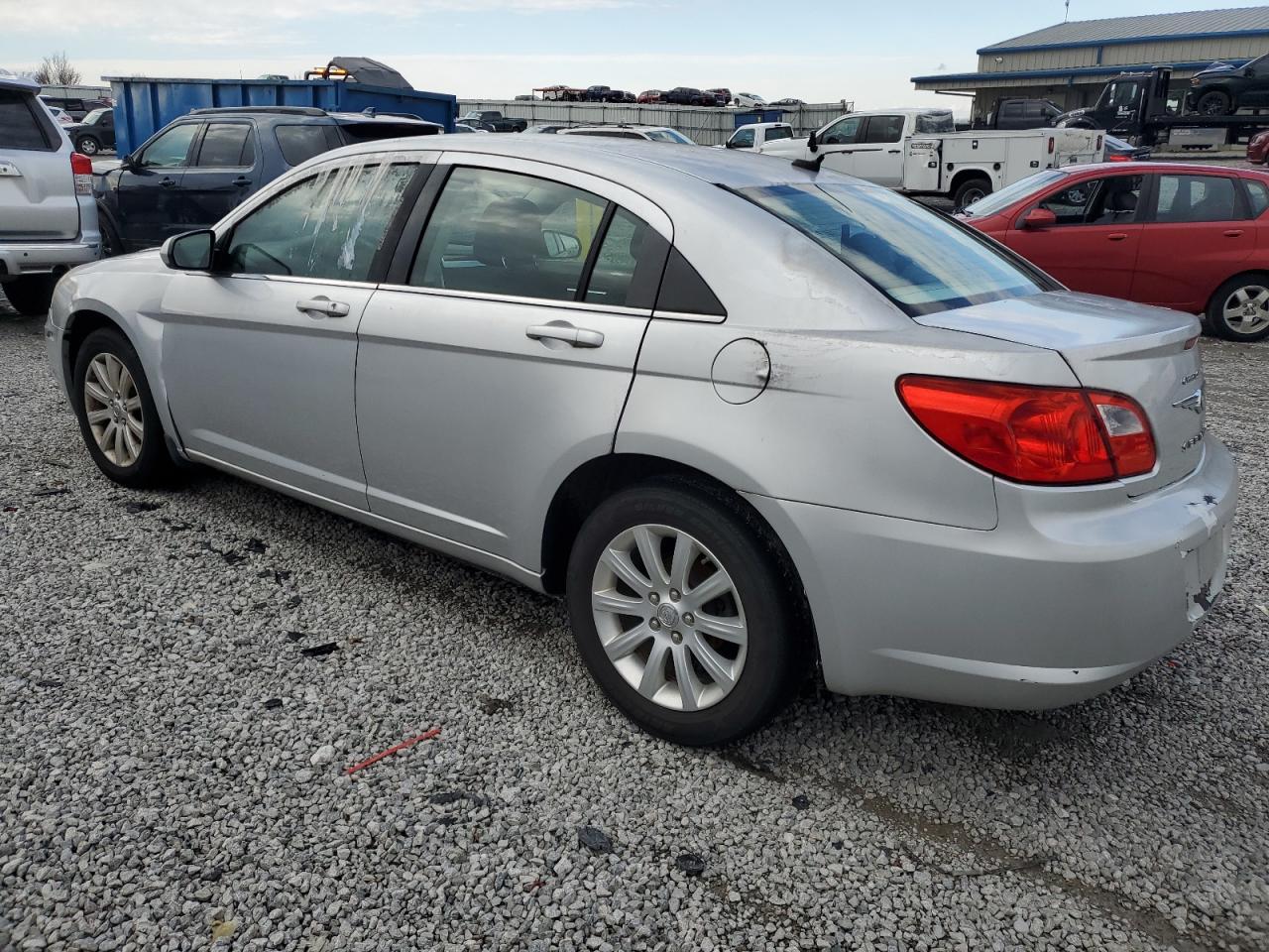 2010 Chrysler Sebring - Image 2