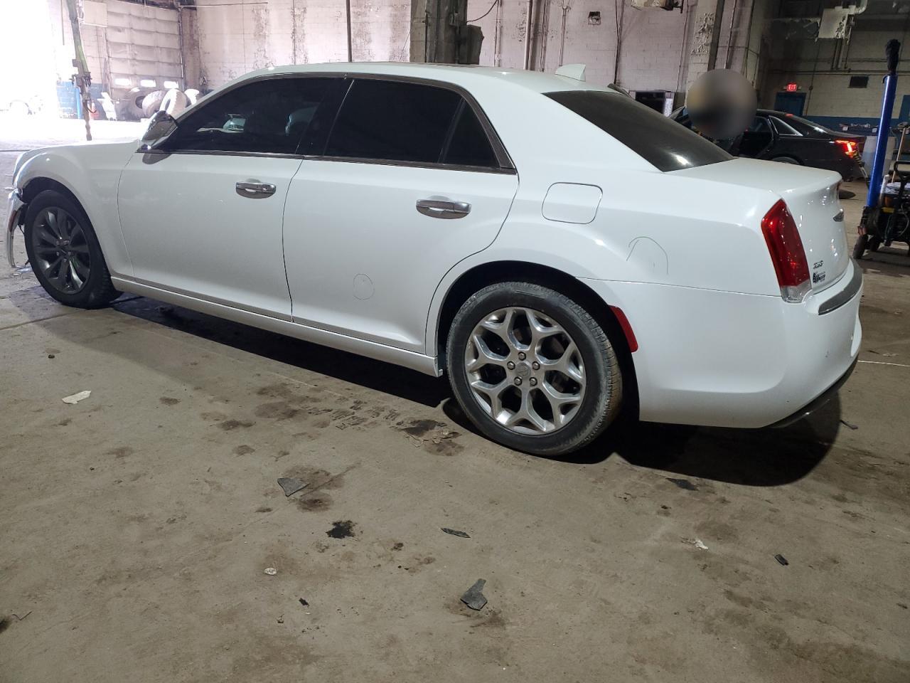 2017 Chrysler 300 - Image 2