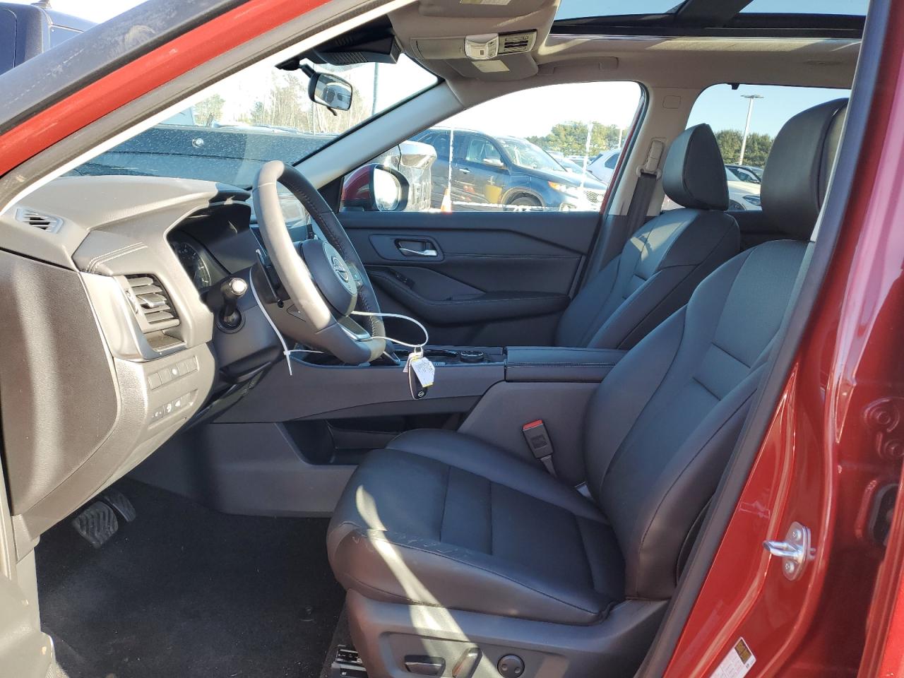 2024 Nissan Rogue - Image 7