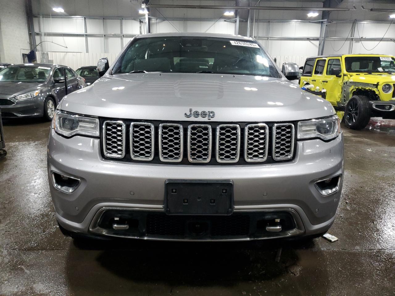 2017 Jeep Grand Cherokee - Image 5