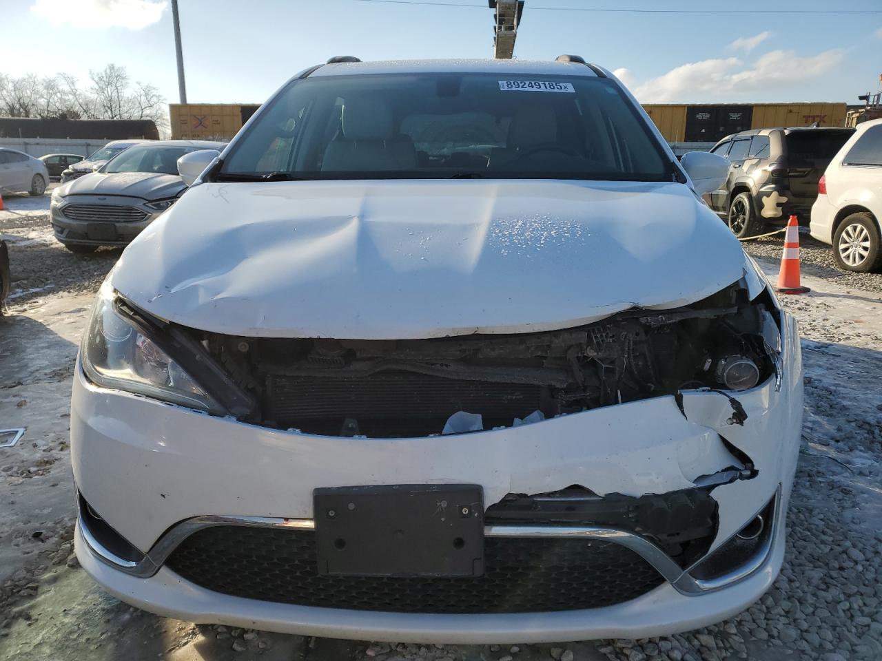 2017 Chrysler Pacifica - Image 5