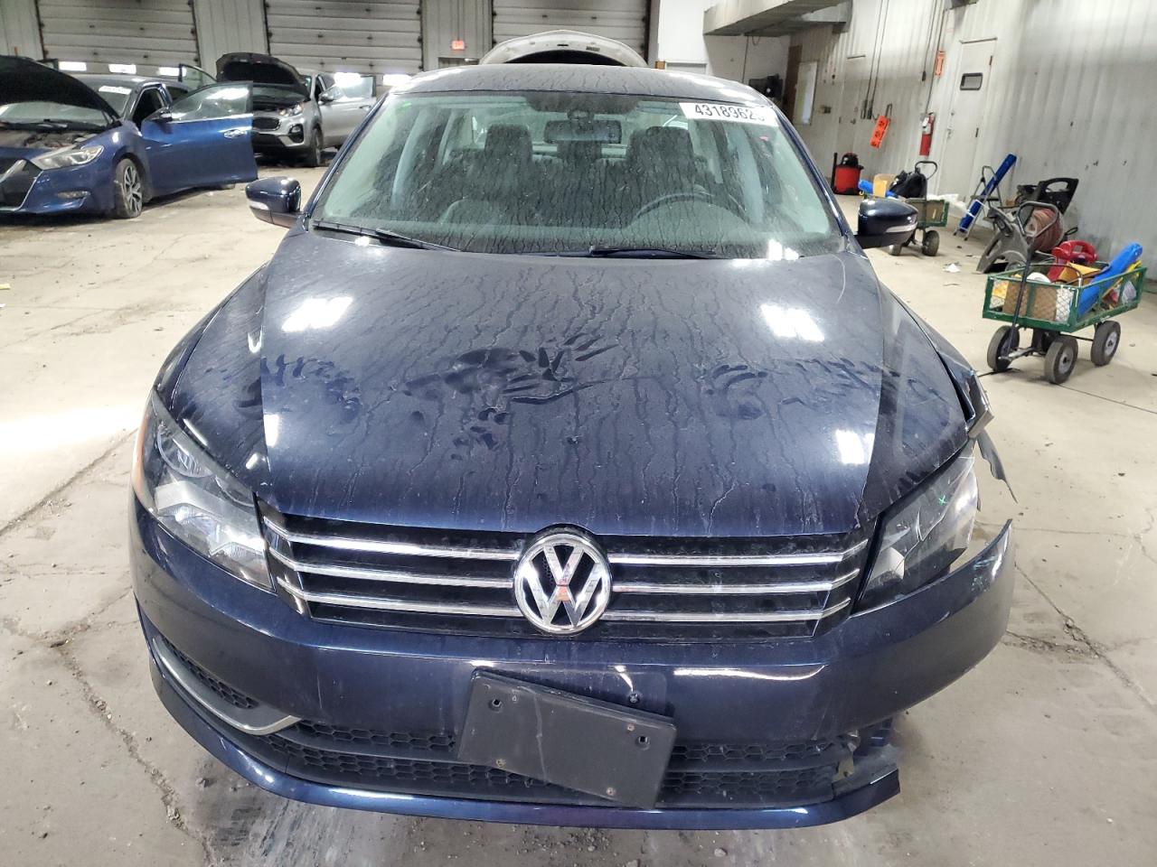 2014 Volkswagen Passat - Image 5