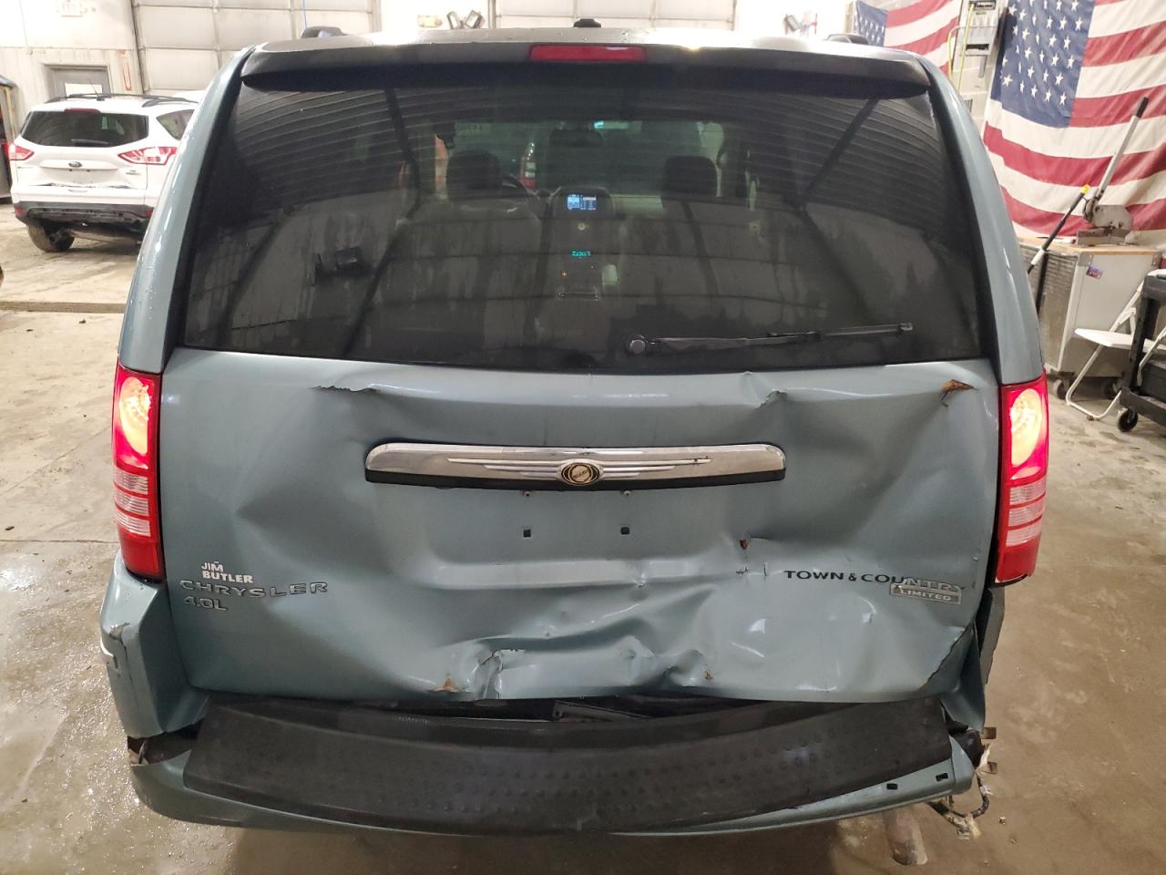 2010 Chrysler Town & Country - Image 6