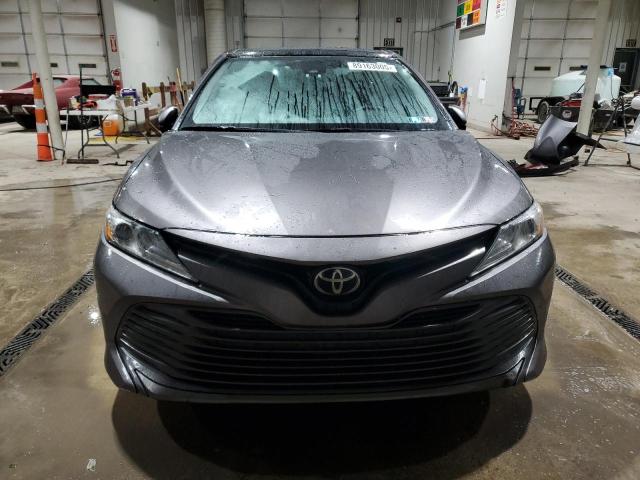  TOYOTA CAMRY 2019 Серебристый