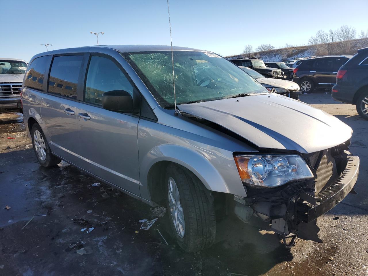 2018 Dodge Caravan - Image 4