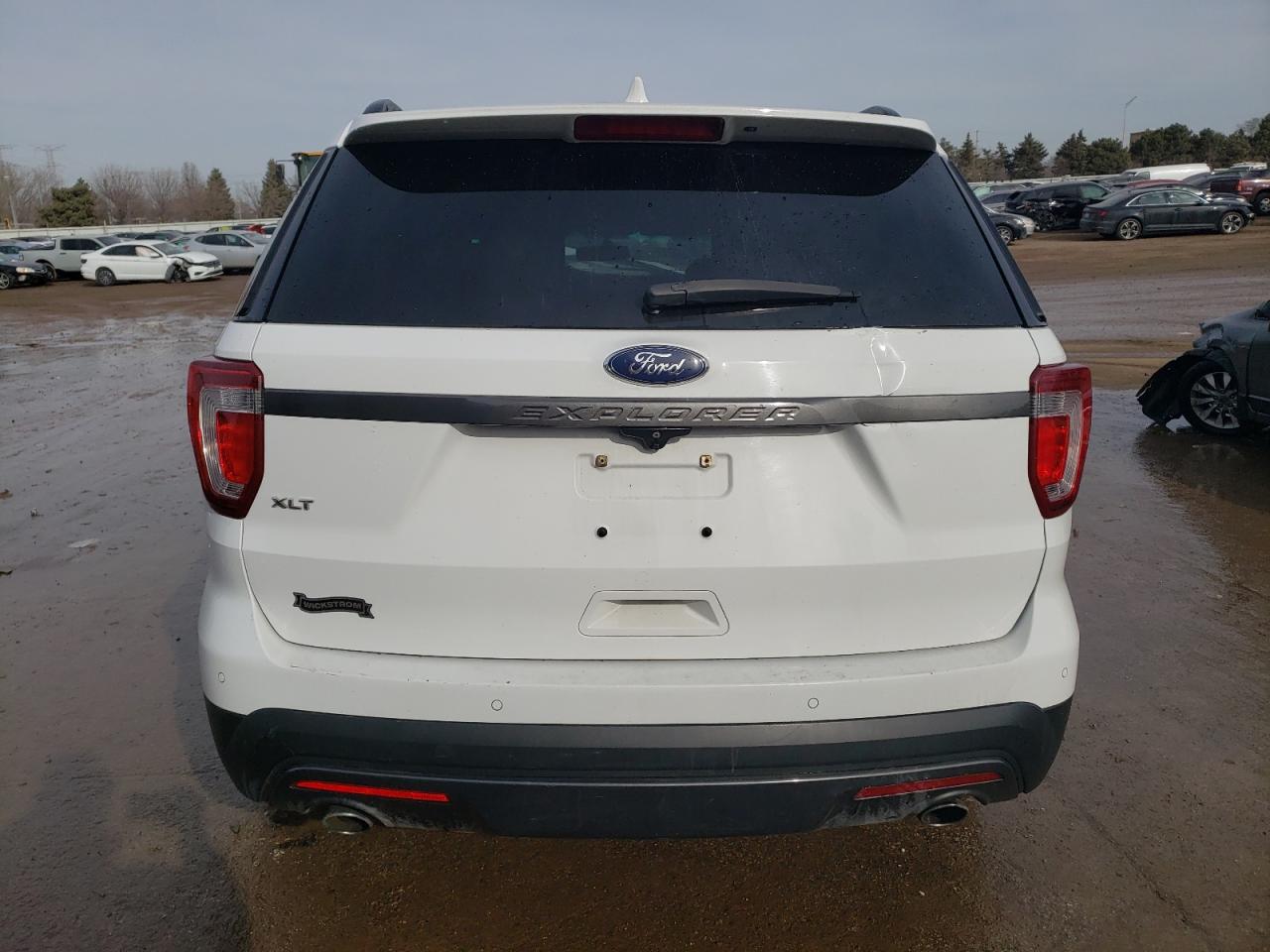 2017 Ford Explorer - Image 6