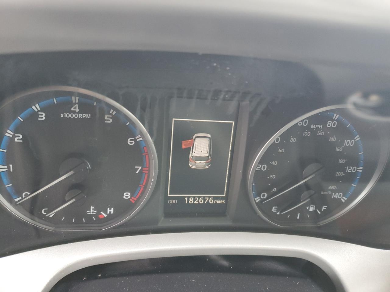 2018 Toyota RAV 4 - Image 9