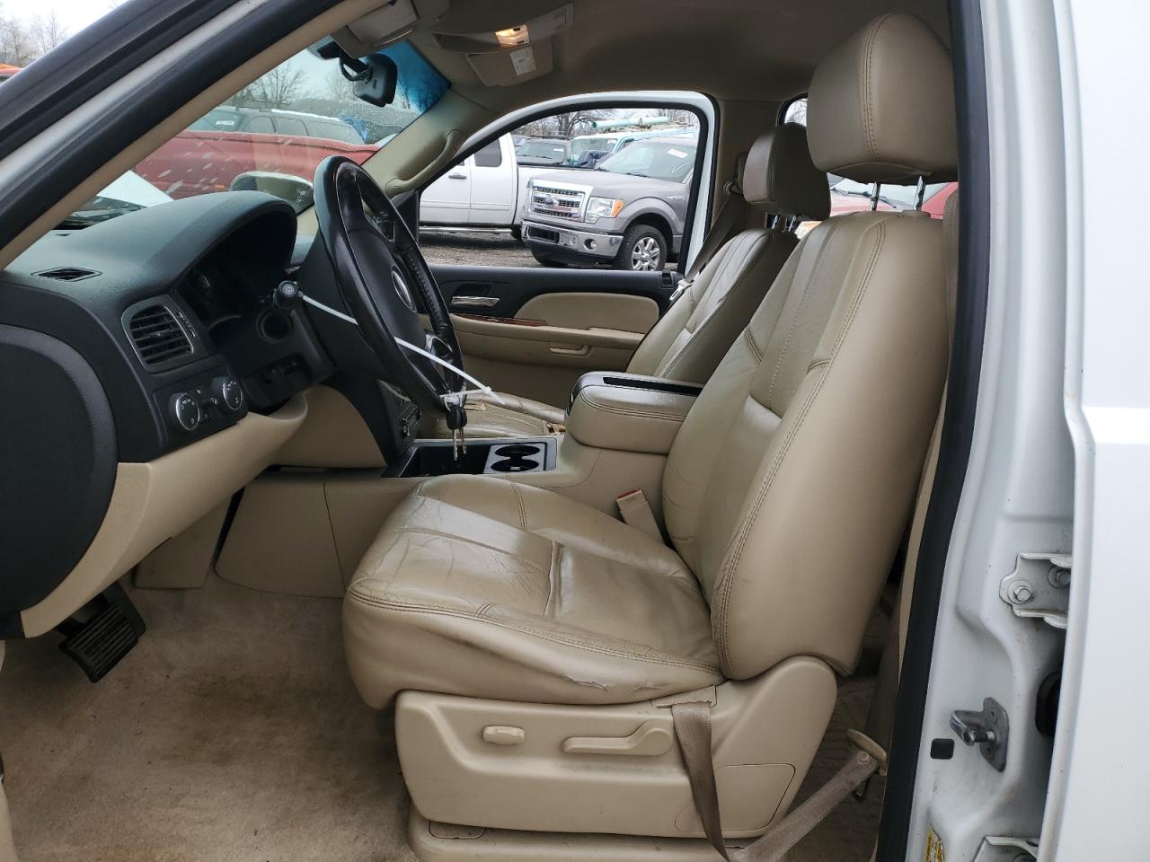 2007 Chevrolet Suburban - Image 7