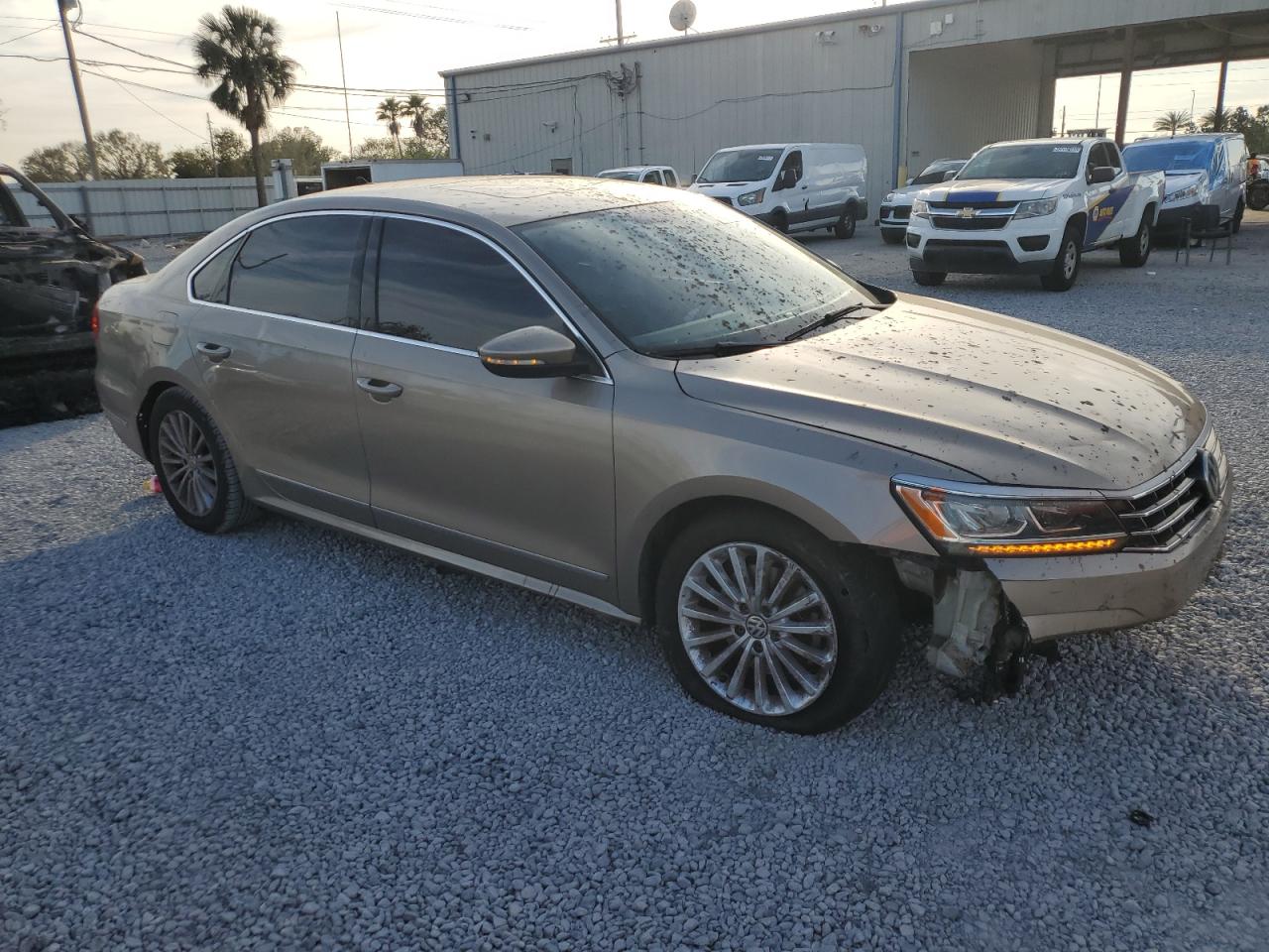 2016 Volkswagen Passat - Image 4