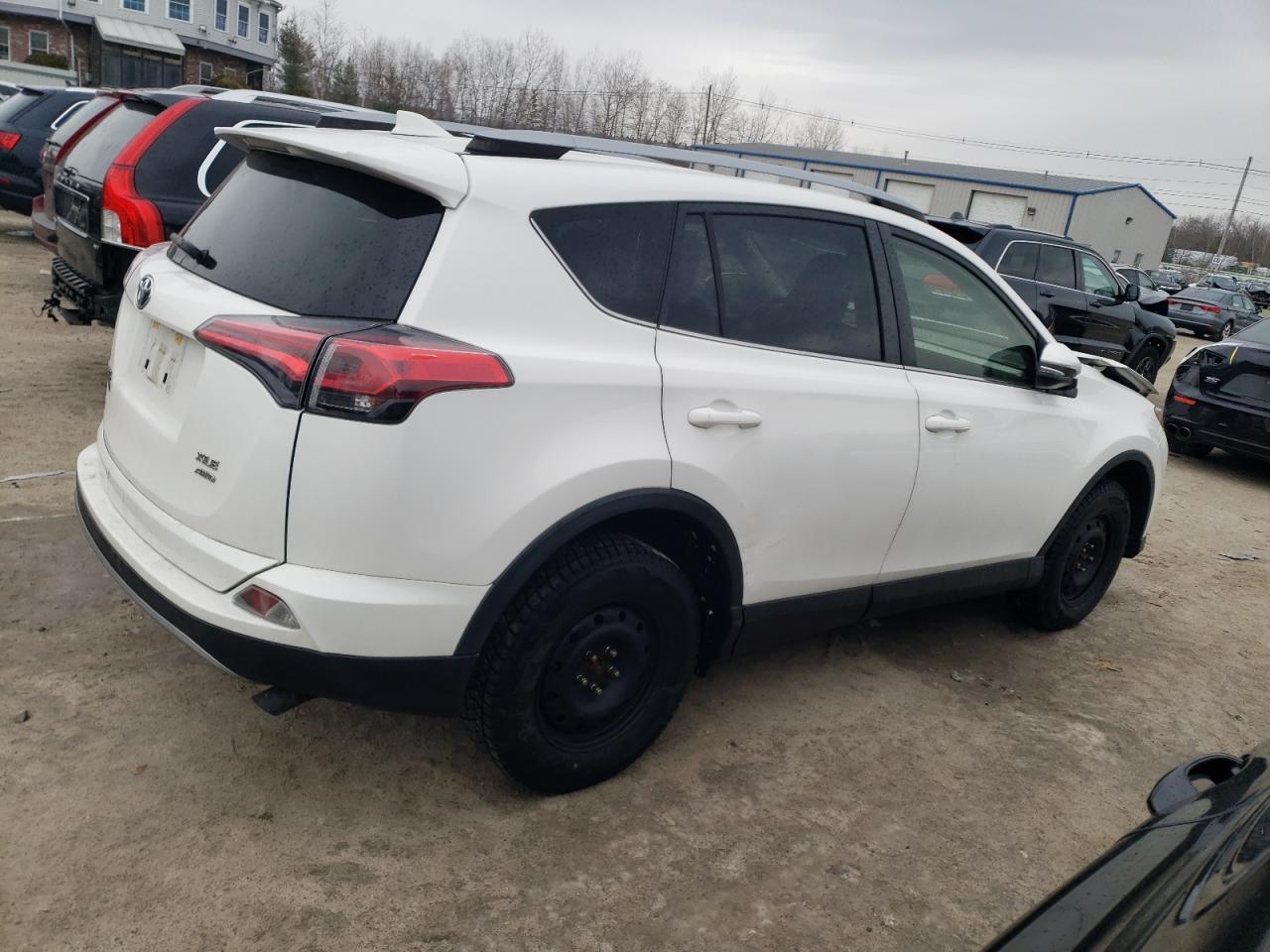 2017 Toyota RAV 4 - Image 3