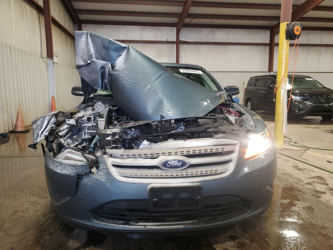 2010 Ford Taurus - Image 5