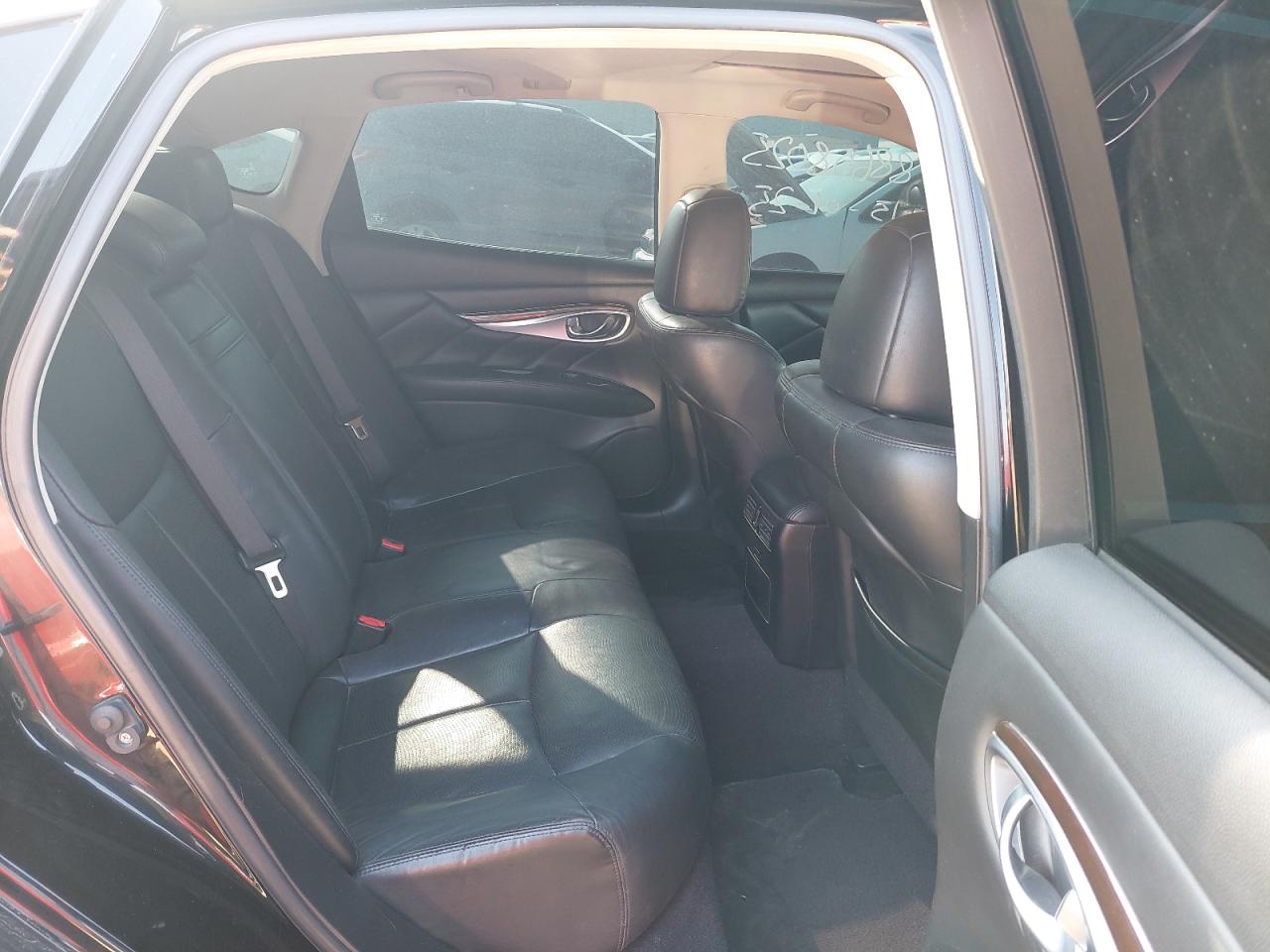 JNKBY1AP9JM370018 - 2018 INFINITI Q70 - #88608025