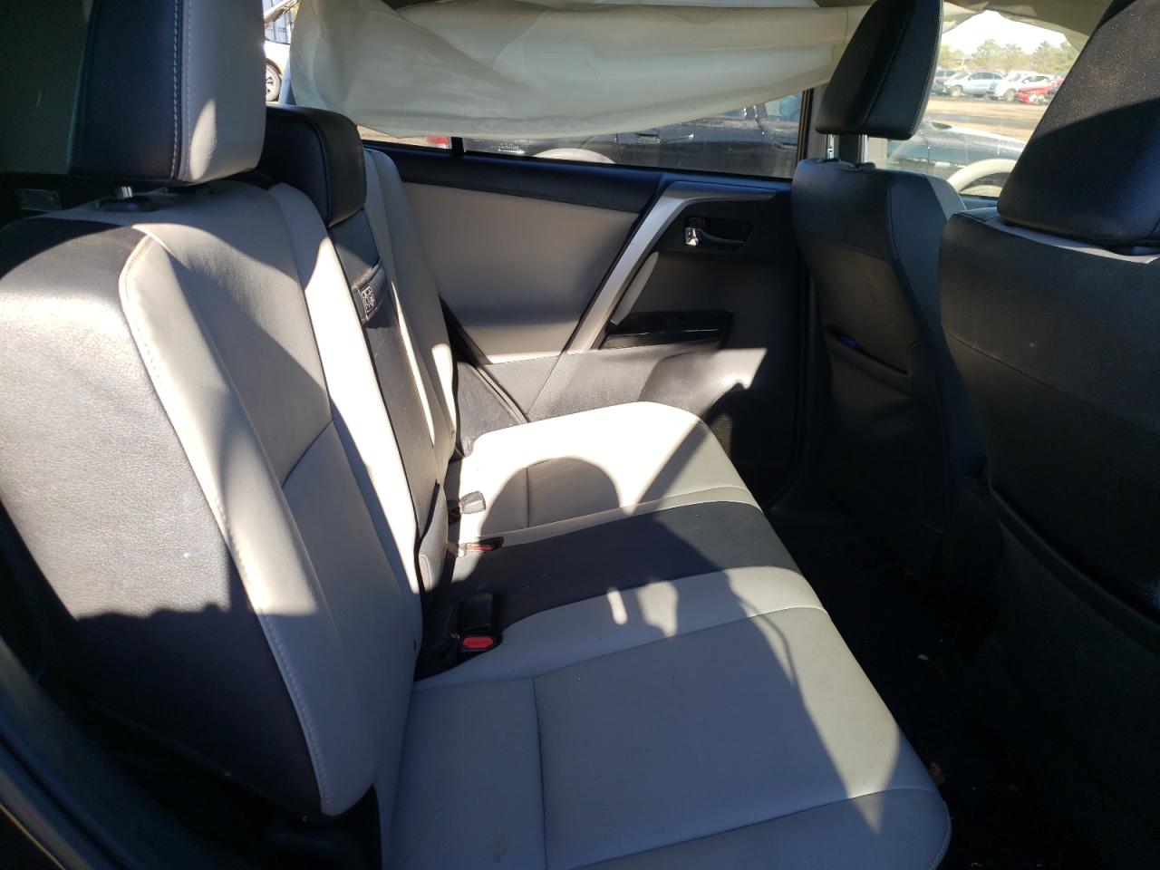 2017 Toyota RAV 4 - Image 11