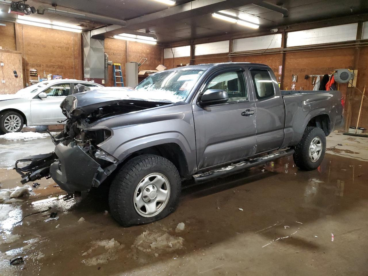 VIN 5TFSX5EN3JX058862 2018 TOYOTA TACOMA no.1