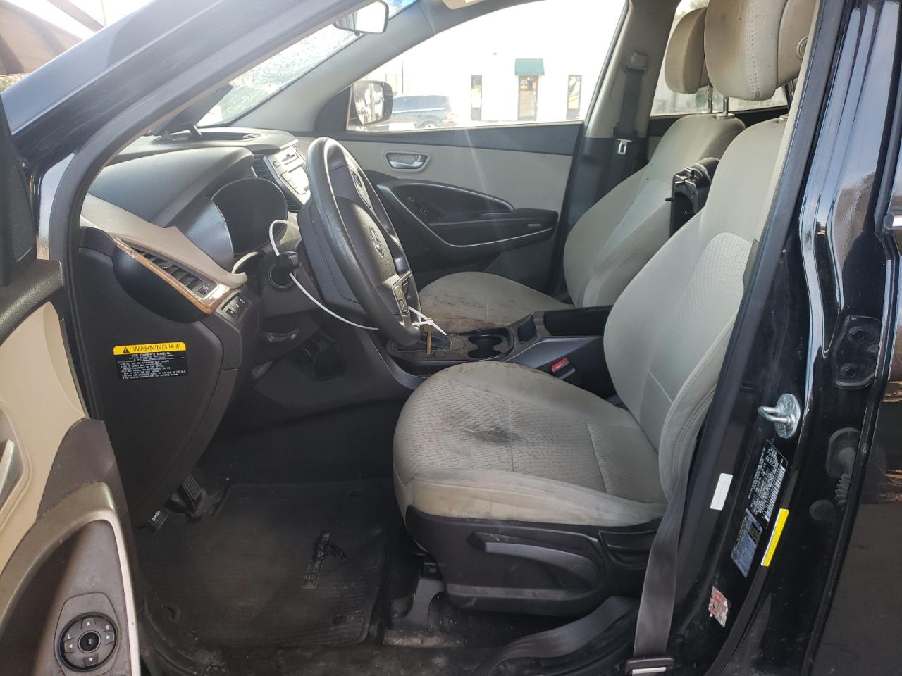 2016 Hyundai Santa Fe - Image 7