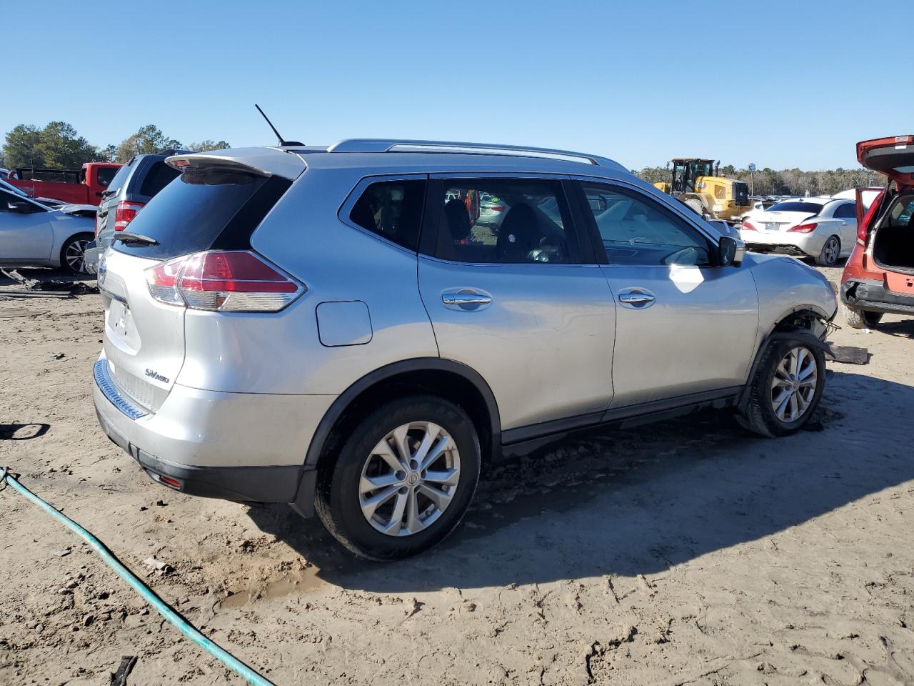 2015 Nissan Rogue - Image 3