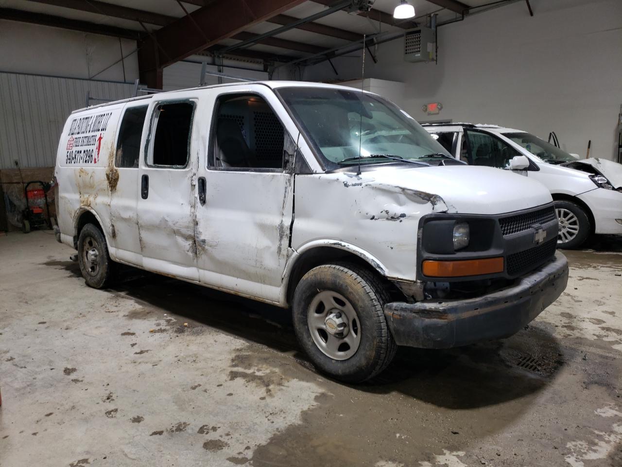2003 Chevrolet Express - Image 4