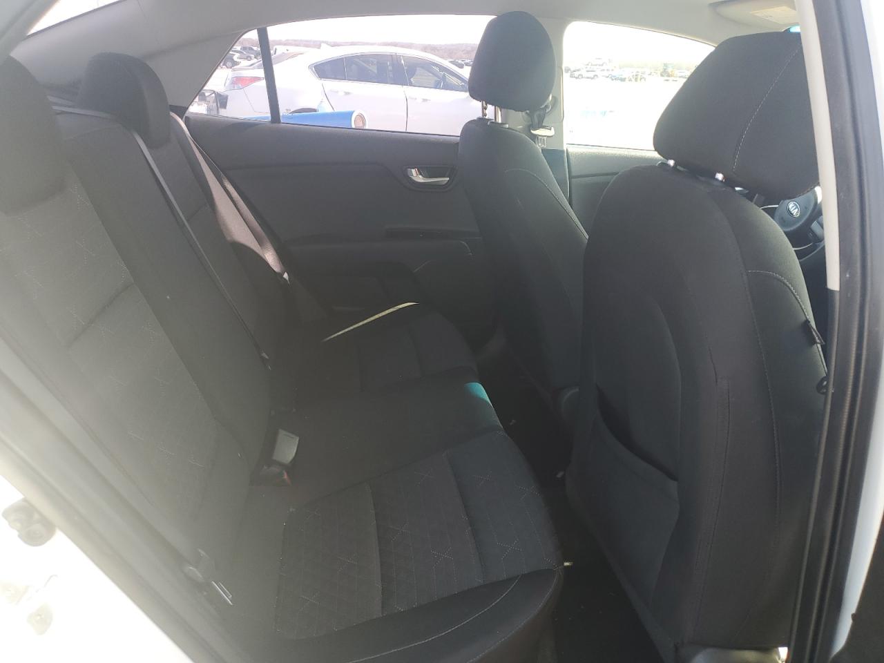 2021 Kia Rio - Image 10