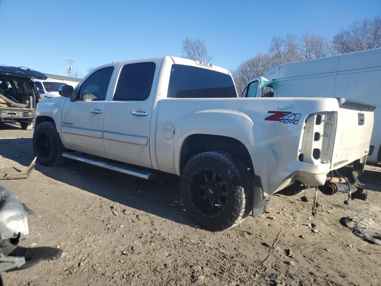 2013 GMC Sierra - Image 2