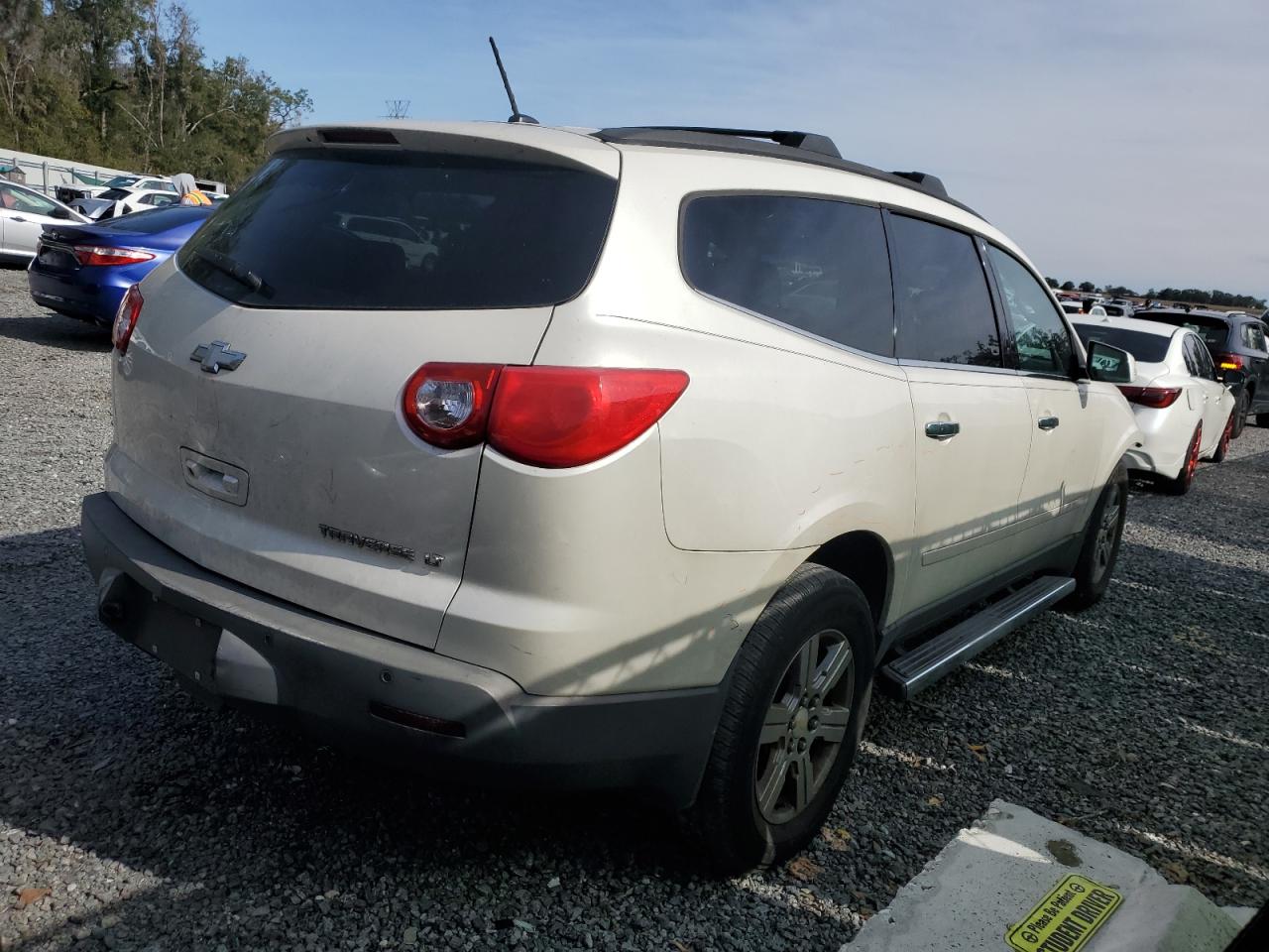 2012 Chevrolet Traverse - Image 3