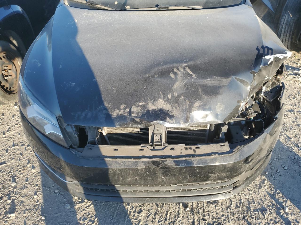 2015 Volkswagen Passat - Image 11