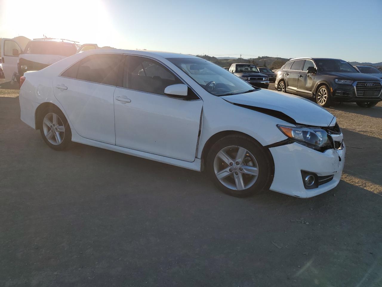 2014 Toyota Camry - Image 4