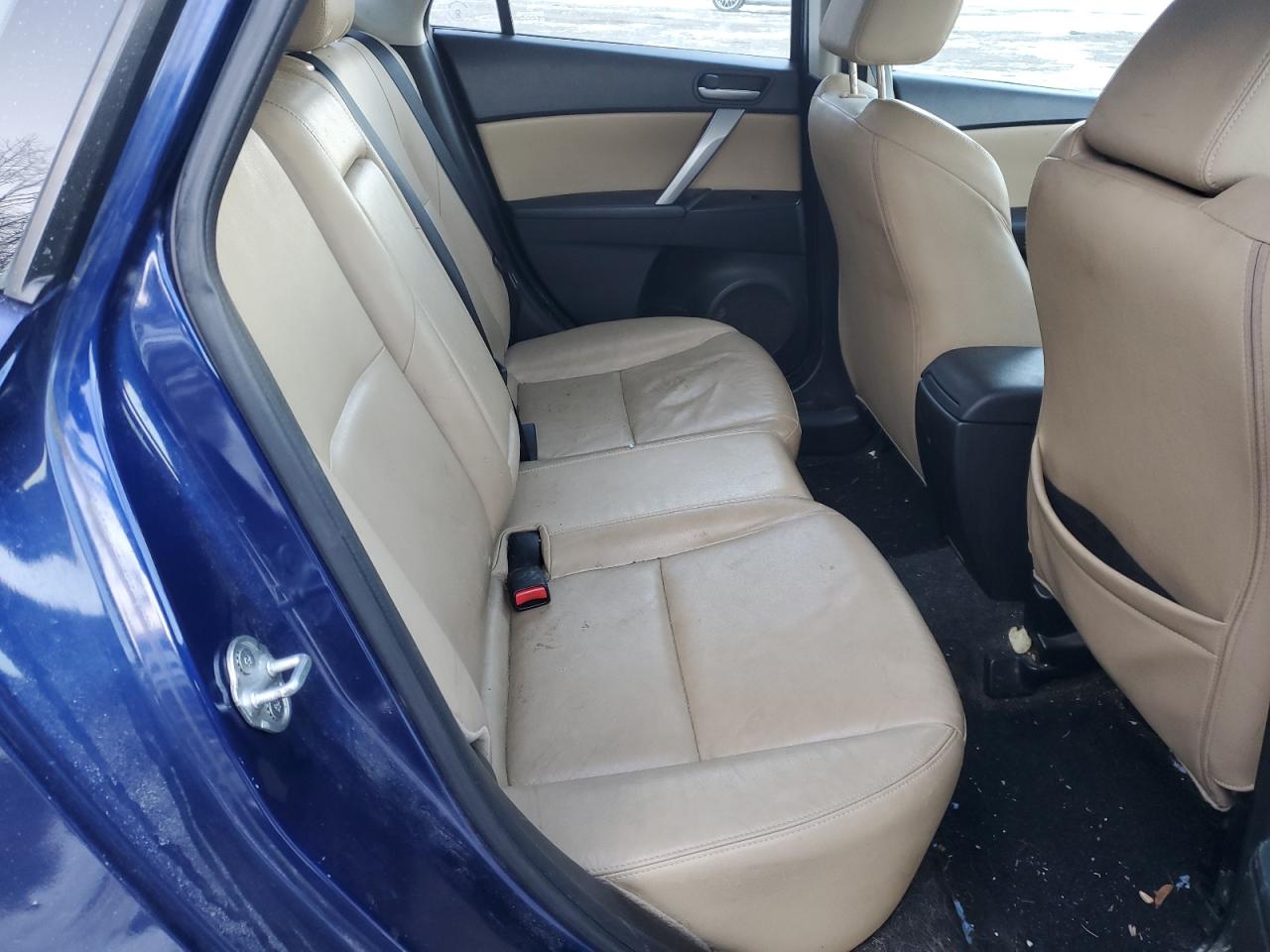 2013 Mazda 3 - Image 11