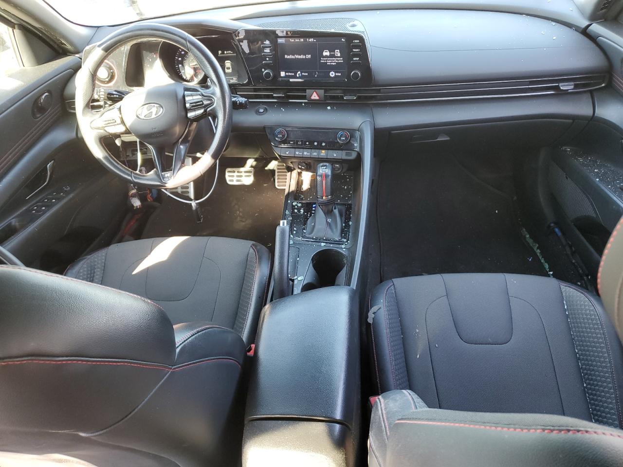 2022 Hyundai Elantra - Image 8