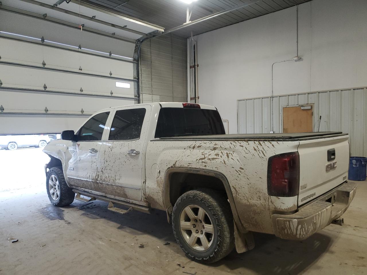 2014 GMC Sierra - Image 2