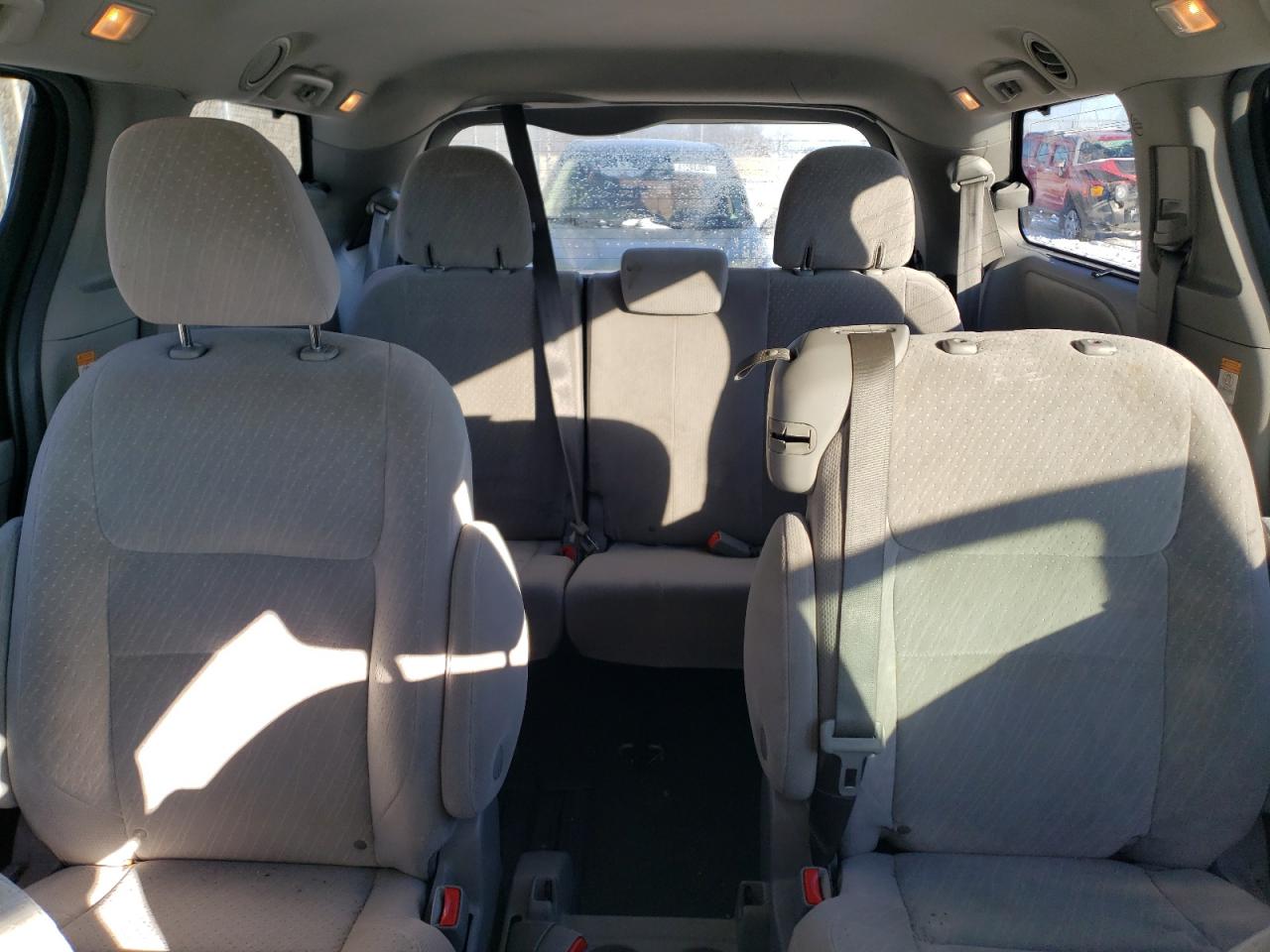 2019 Toyota Sienna - Image 10