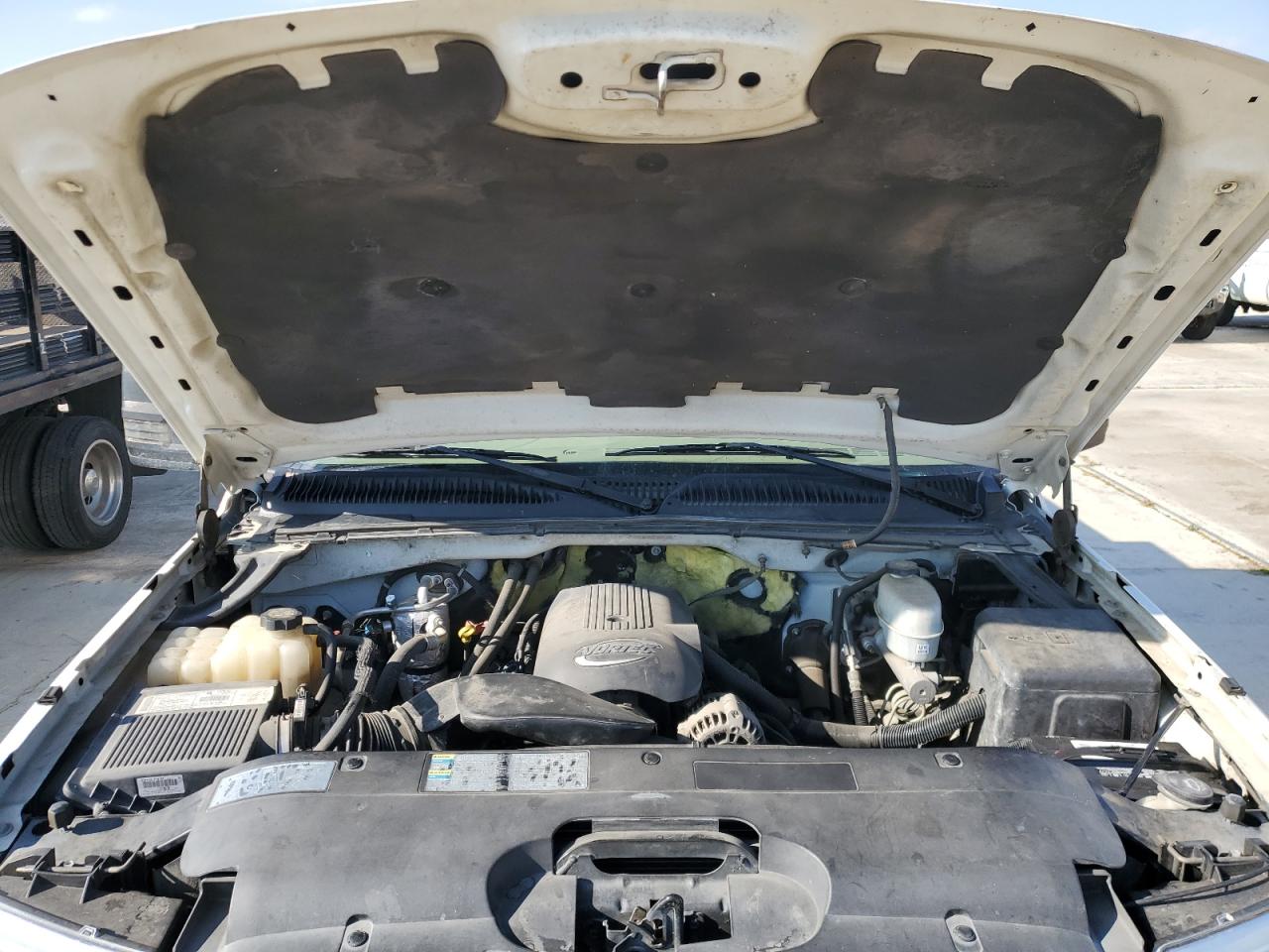 2003 Chevrolet Silverado - Image 11