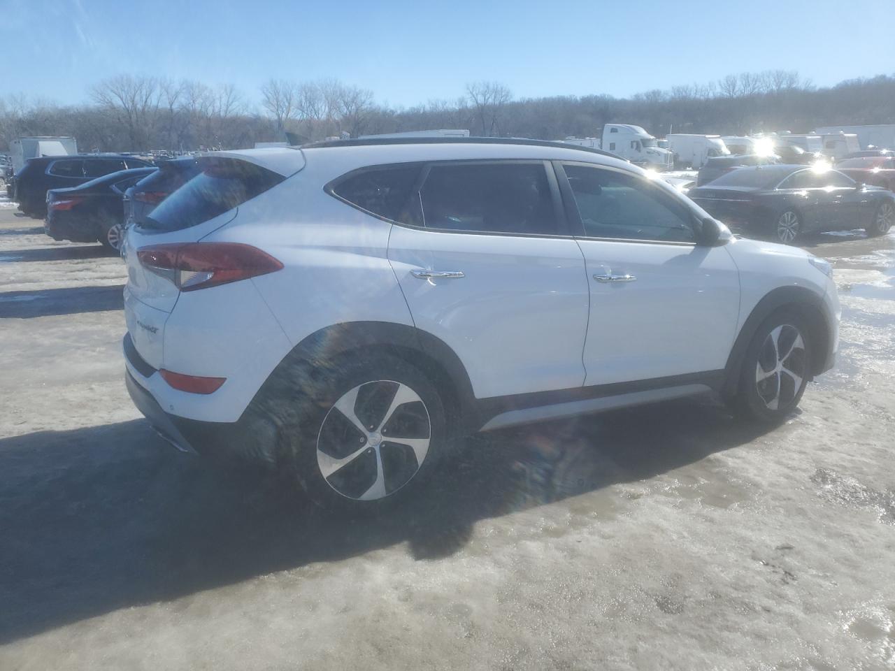 2017 Hyundai Tucson - Image 3