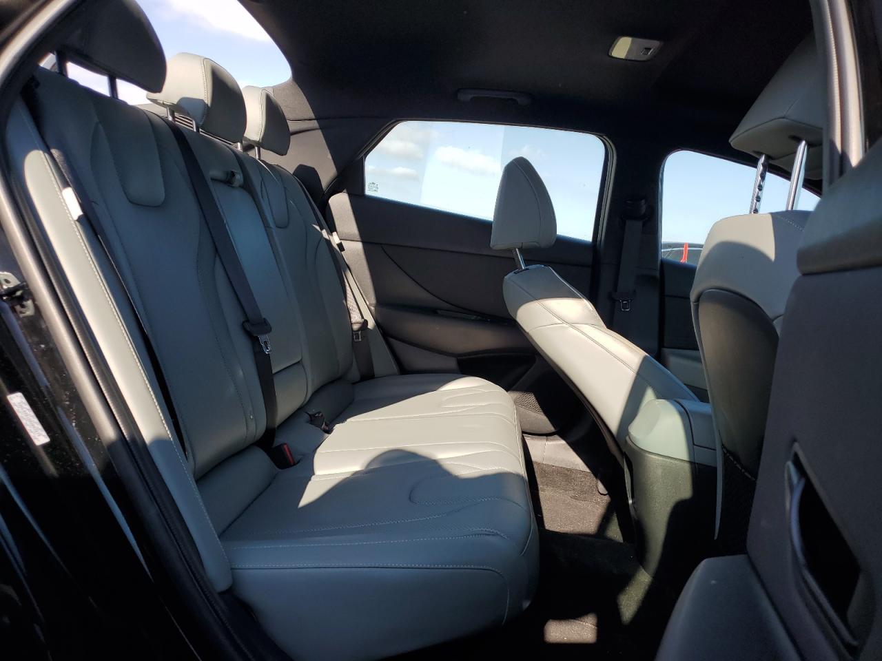 2024 Hyundai Elantra - Image 10
