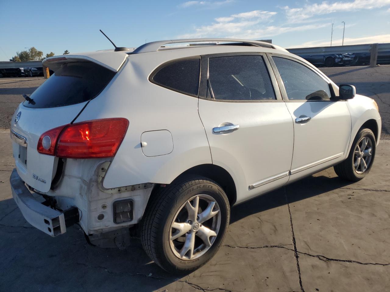 2011 Nissan Rogue - Image 3