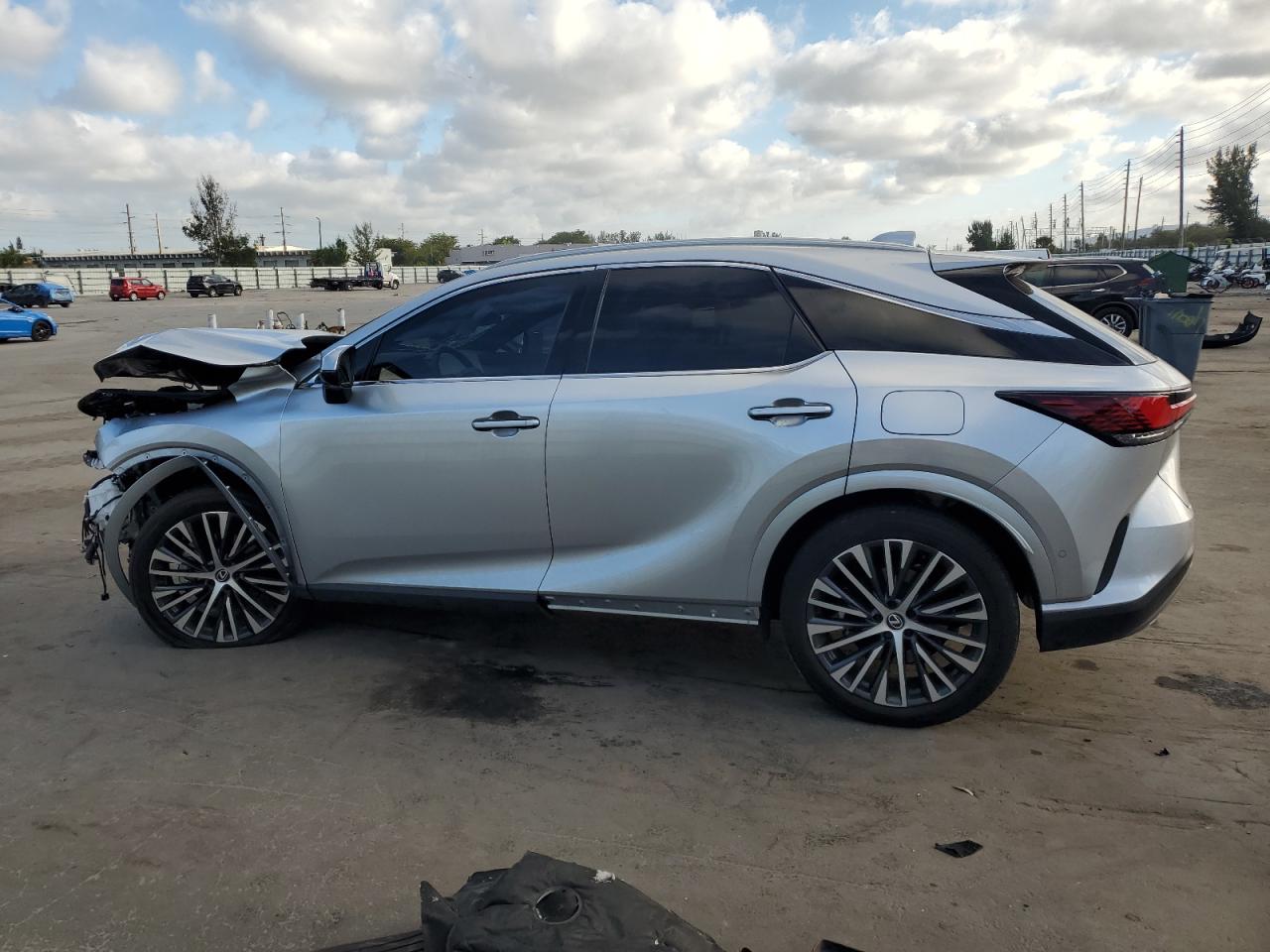 2024 Lexus RX - Image 2