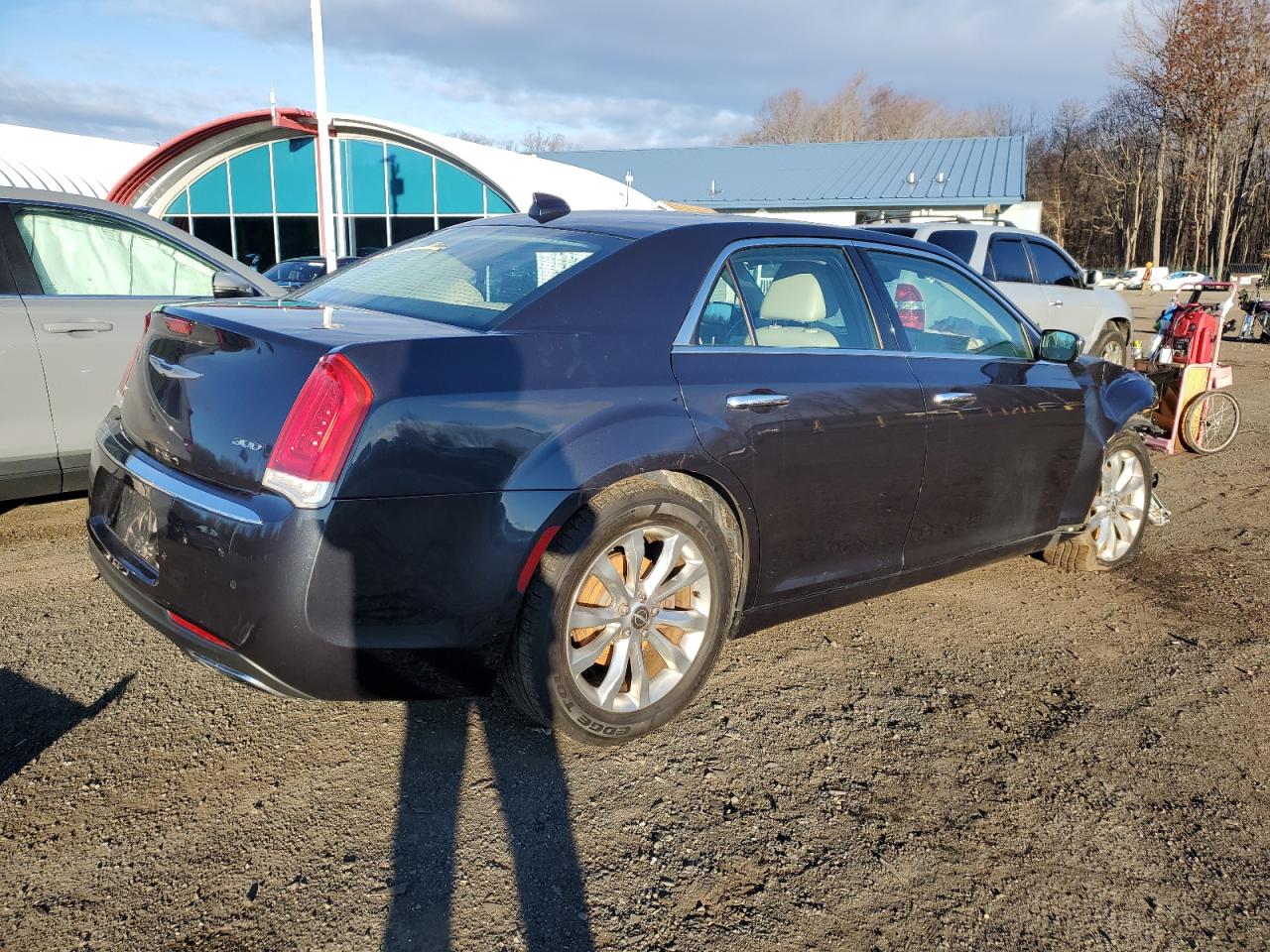 VIN 2C3CCAKG5JH137831 2018 CHRYSLER 300 no.3