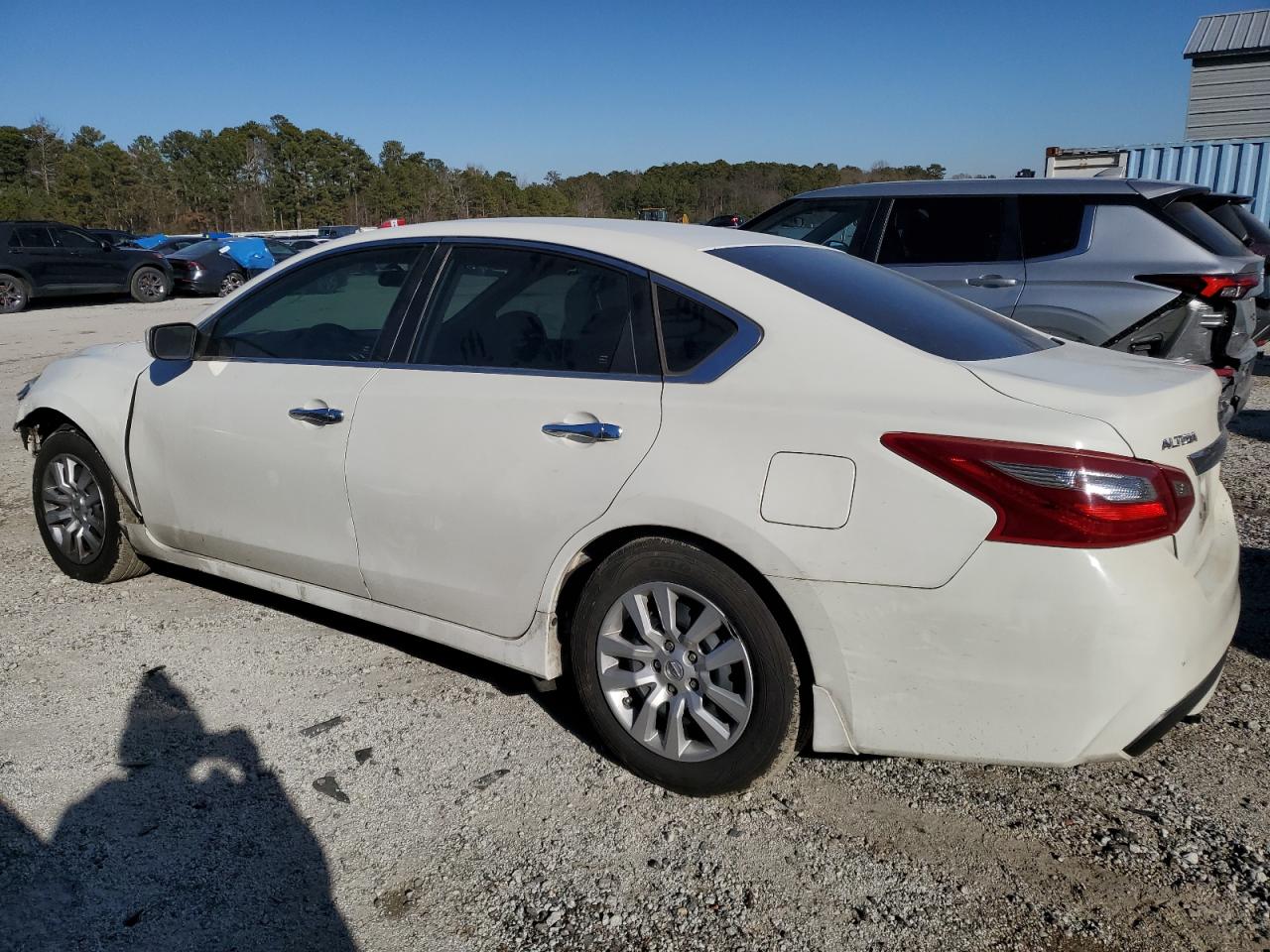 2018 Nissan Altima - Image 2