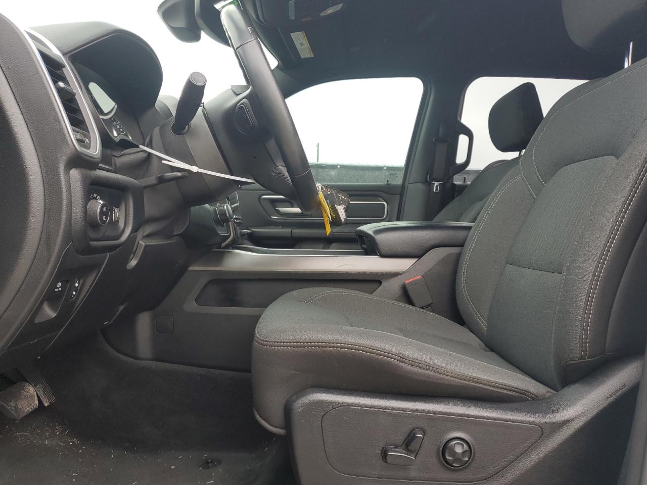 2021 RAM 1500 - Image 7