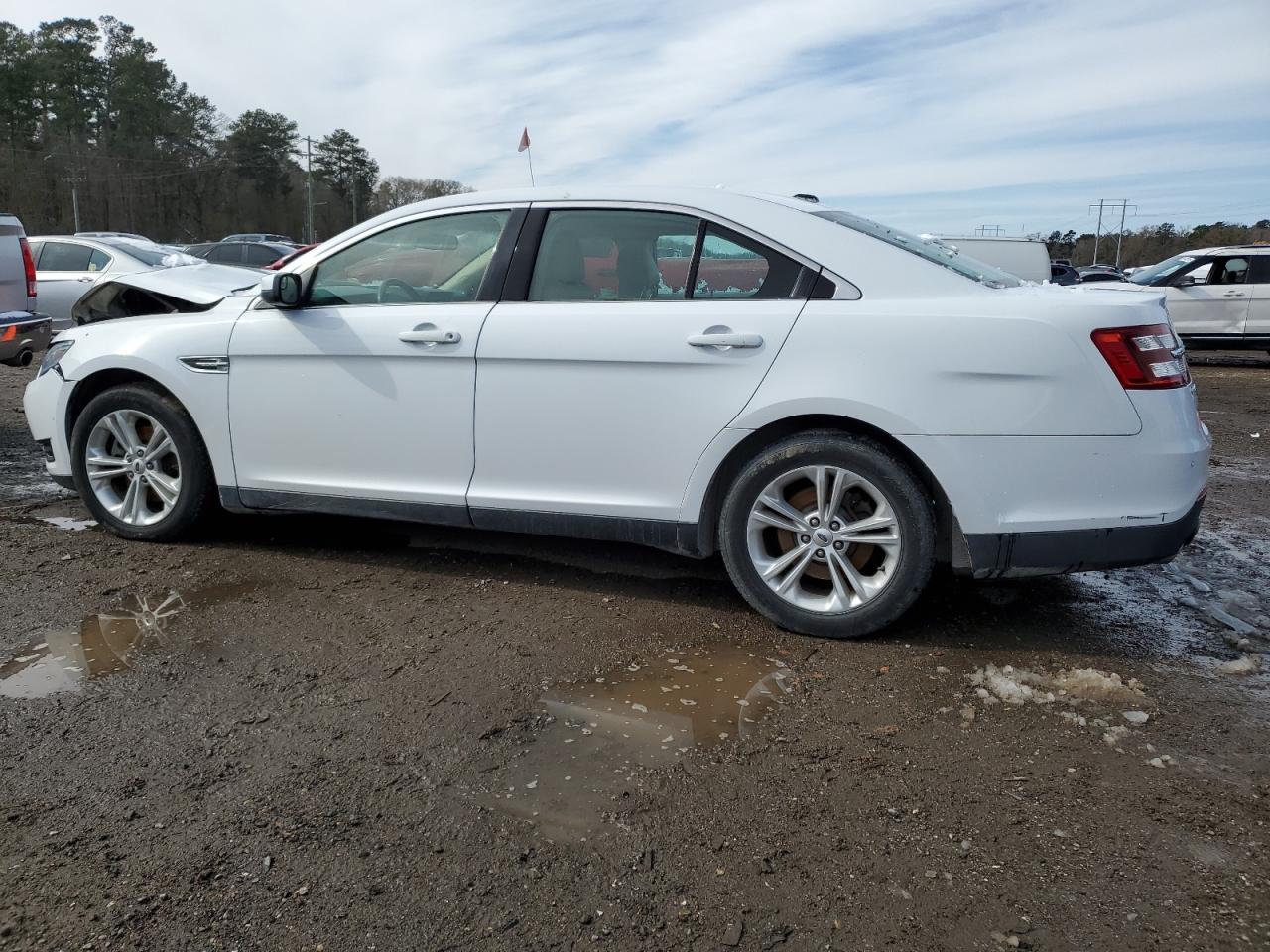 2013 Ford Taurus - Image 2