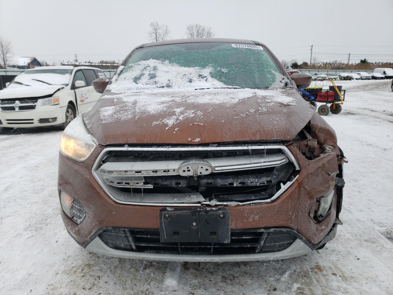 VIN 1FMCU0GD0HUE70443 2017 FORD ESCAPE no.5