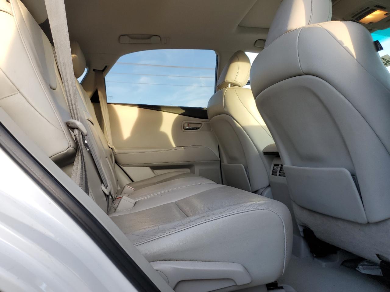 2011 Lexus RX - Image 11