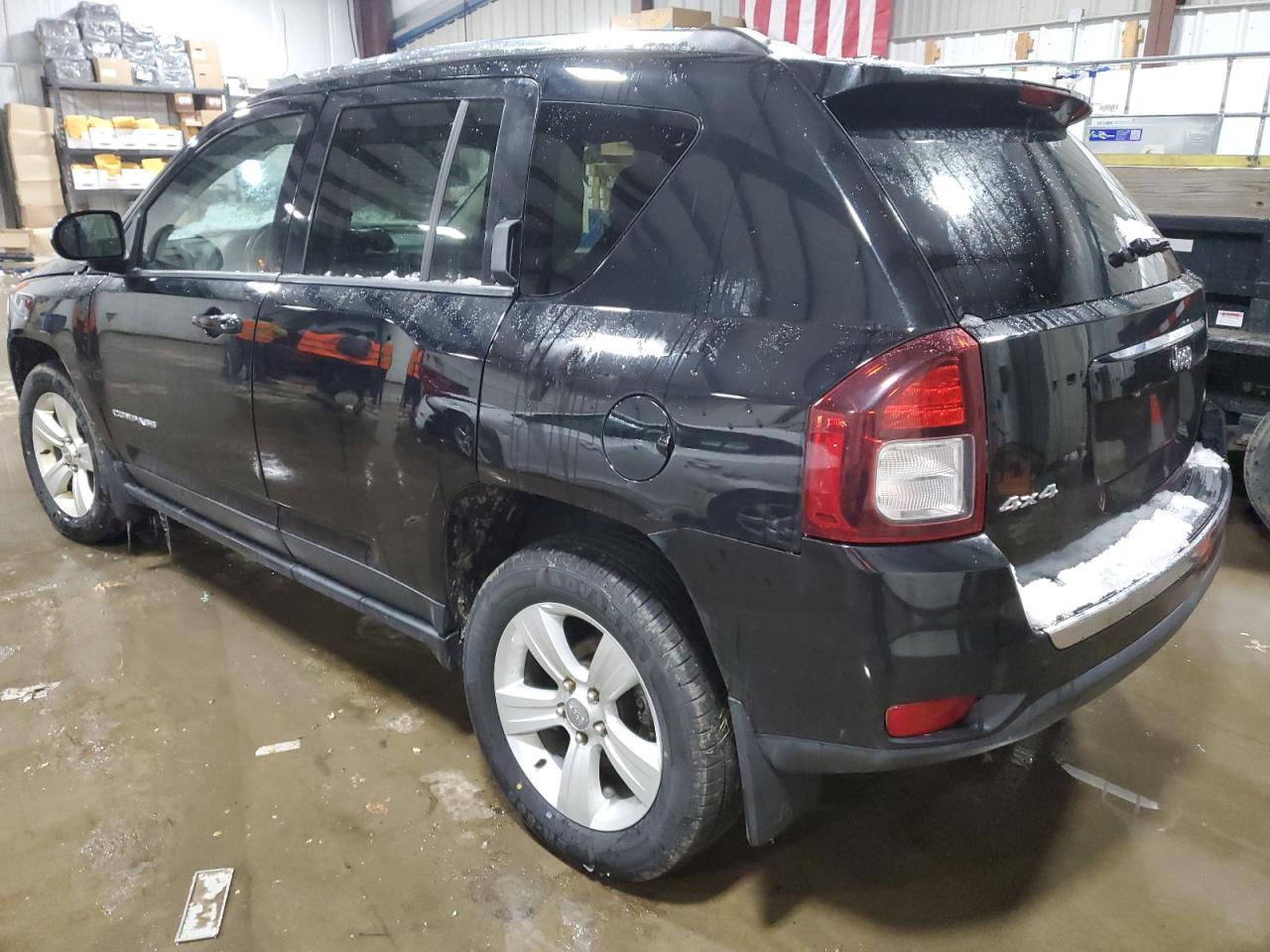 VIN 1C4NJDEB2FD307773 2015 JEEP COMPASS no.2