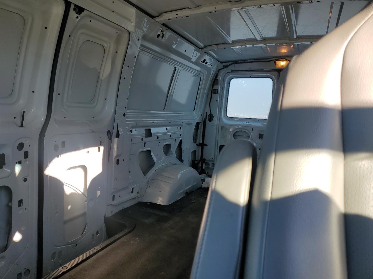 2014 Ford Econoline - Image 10