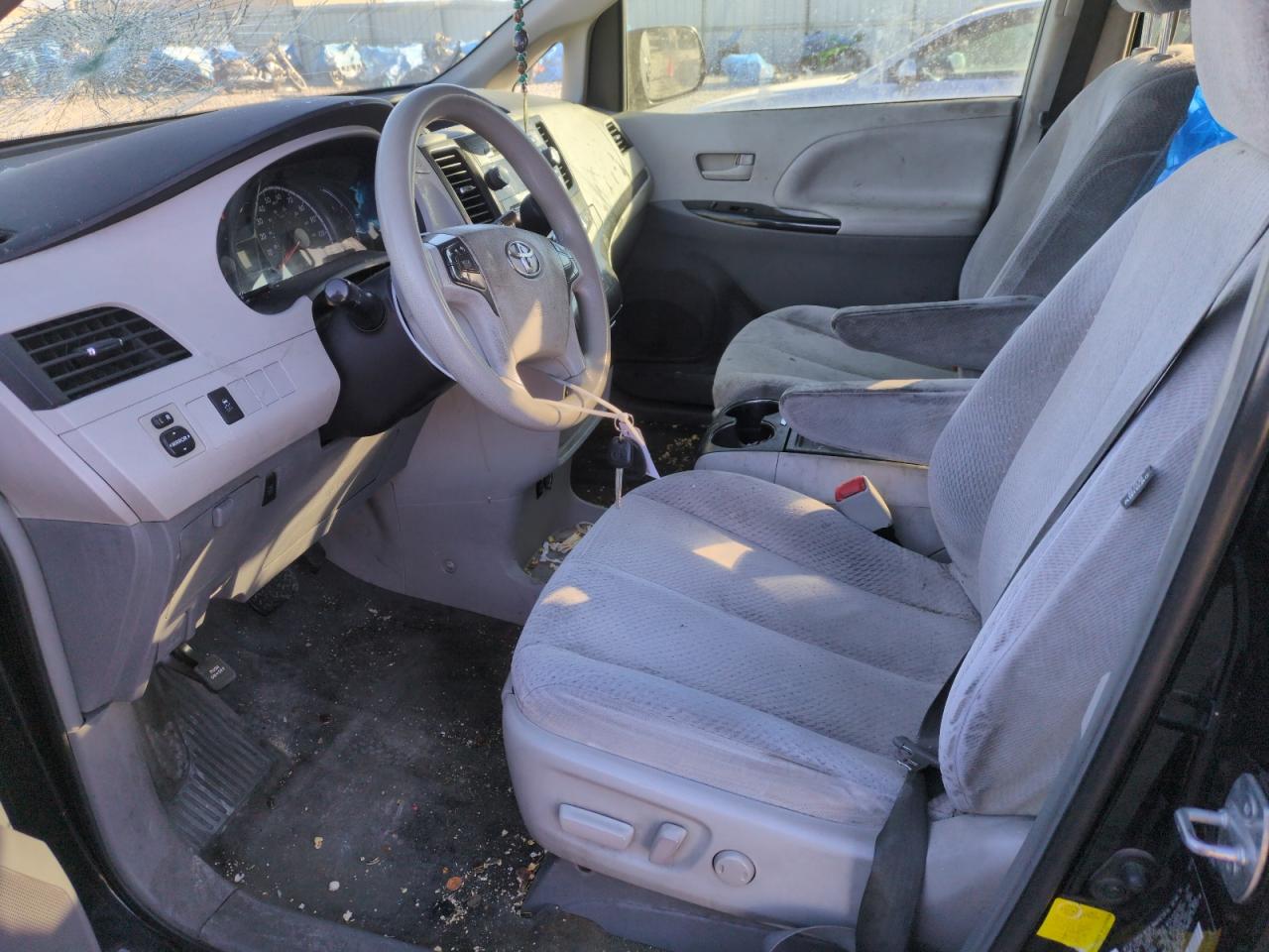 2013 Toyota Sienna - Image 7
